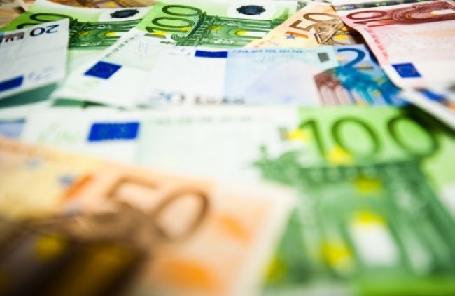 Euro vzrástlo, posilnili ho výnosy z nemeckých dlhopisov