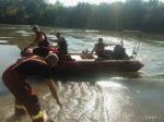 Hasiči v noci zachraňovali ľudí z potapajúceho sa člna na Dunaji