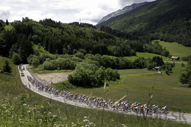 Kennaugh ovládol úvodnú etapu Critérium du Dauphiné