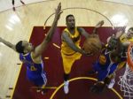 Video: Finále NBA je vyrovnané, Cleveland utŕžil debakel