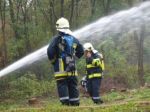 V Bratislave horí vinohrad, na mieste zasahujú hasiči