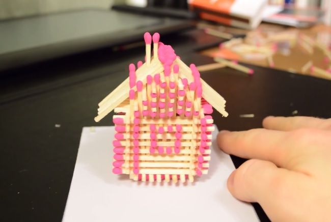 Video: Ako si vyrobiť domček zo zápaliek