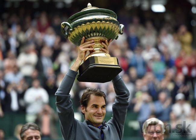 Roger Federer je v Halle legendou, turnaj vyhral ôsmykrát
