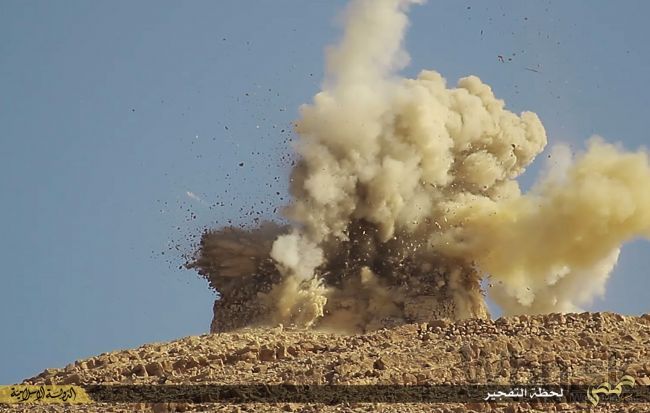 Video: Islamisti zničili v starovekej Palmýre dve mauzóleá