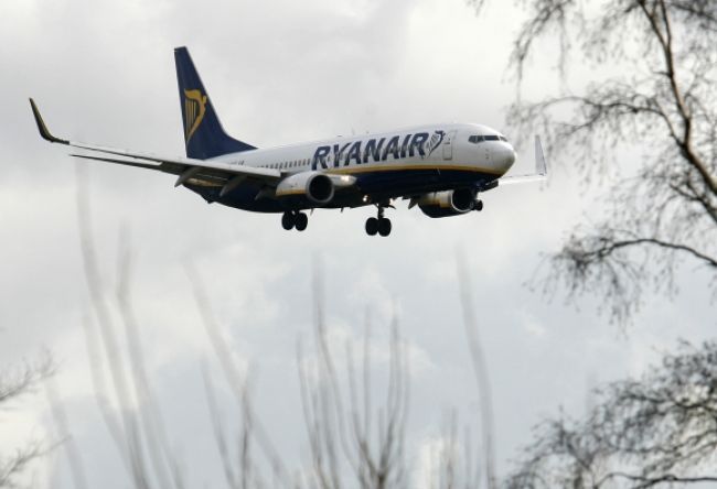 Lietadlo Ryanair museli prehľadať, nahlásili bombu na palube