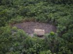 Matka a dieťa prežili haváriu lietadla a päť dní v džungli