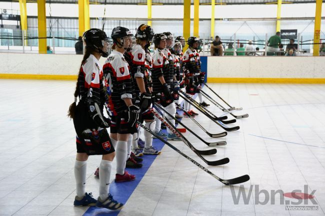 Slovenské hokejbalistky tesne prehrali na MS s Kanaďankami