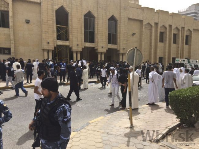 Video: V kuvajtskej mešite sa odpálil samovražedný útočník