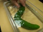 Video: Ako sa z uhorky stane klzký had
