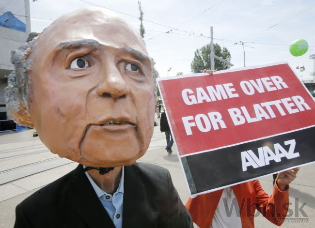 Blatter trvá na odstupe a sľúbil, že už nebude kandidovať