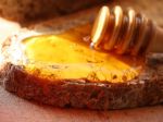 Med a škorica: Dokonalá kombinácia, ktorá robí zázraky