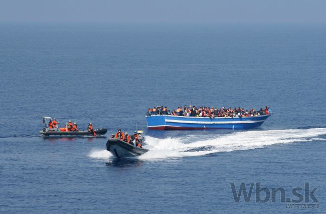 Na mori zachránili 3000 migrantov, plavili sa v 21 člnoch