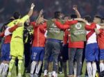 Video: Kontroverzný zápas na Copa América, Čile stoplo Peru
