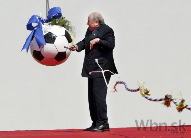 UEFA nesúhlasí so Seppom Blatterom o voľbe šéfa FIFA