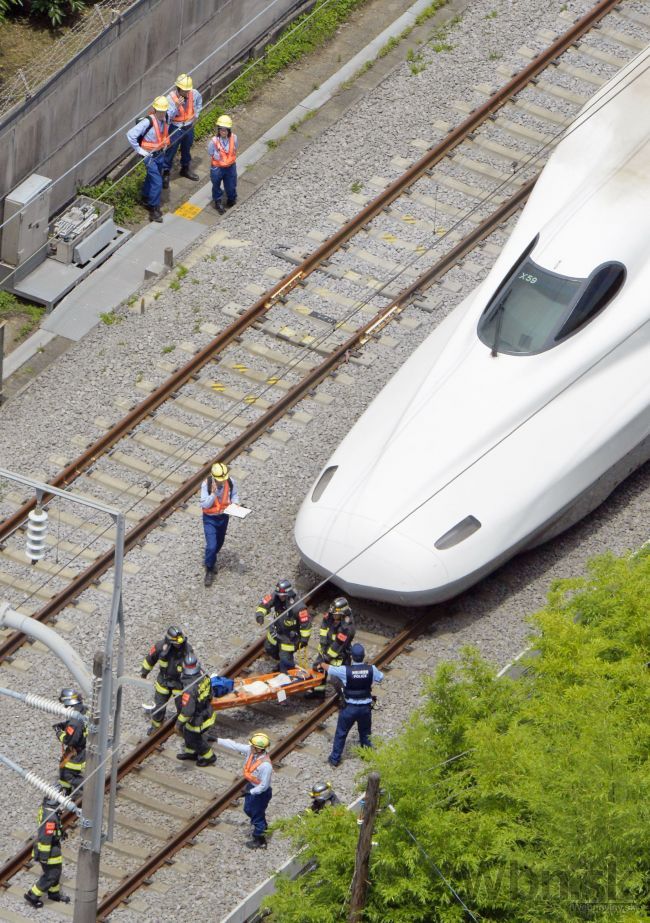 V japonskom Šinkansene sa podpálil muž, zahynula aj žena