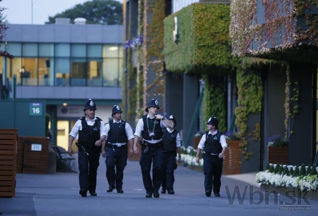 Wimbledon zachvátil požiar, Centrálny dvorec evakuovali