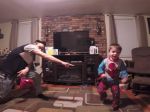 Video: Otec a syn spolu tancujú