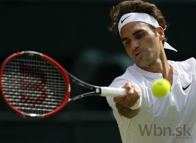 Video: Federer vykúzlil strhujúci úder, Brown porazil Nadala