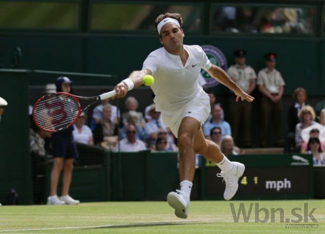 Federer postúpil do osemfinále, Nadalov premožiteľ skončil