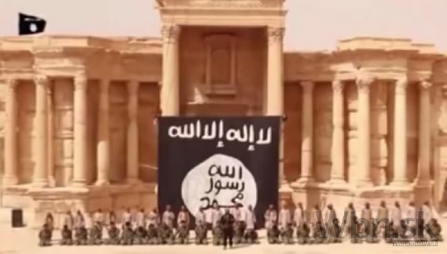 Islamský štát zverejnil video, popravil desiatky vojakov