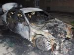 Auto začalo po nehode horieť, v plameňoch zahynul človek