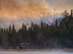 V Kanade horia lesy, evakuovali tisíce ohrozených obyvateľov