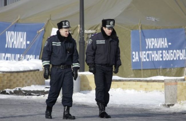 Minister Avakov sa chce zbaviť zradcov, prepustil policajtov