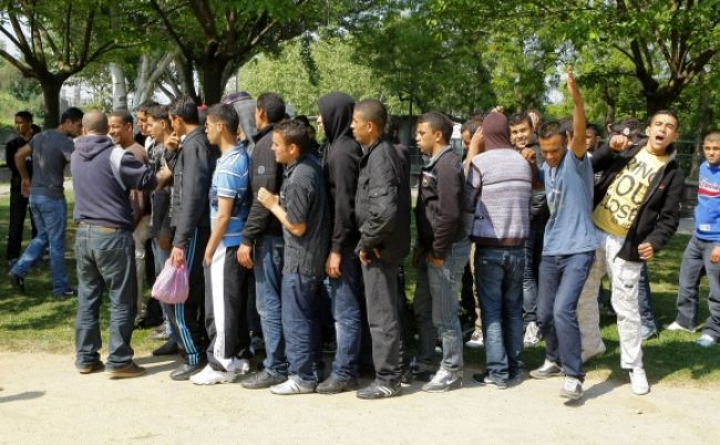 Jedna z maďarských žúp žiada na potlačenie migrantov armádu