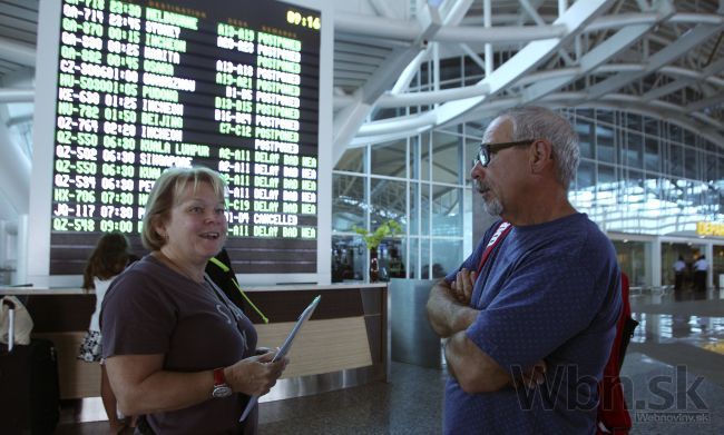 Video: Pre výbuch sopky v Indonézii museli zatvoriť letiská