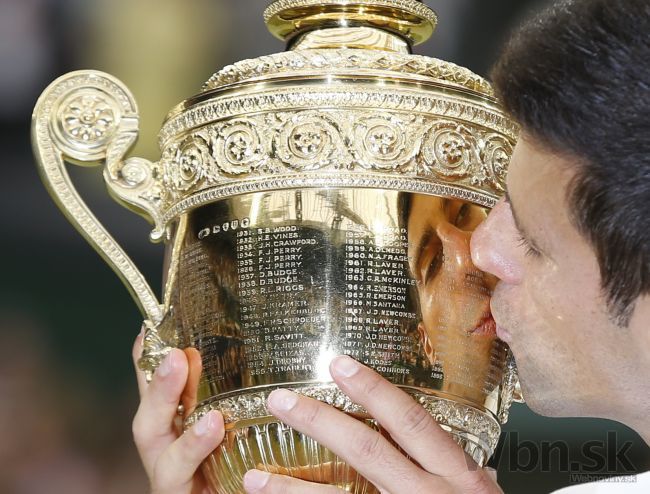 Djokovič porazil Federera, po roku opäť vyhral Wimbledon