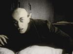 Z cintorína ukradli lebku režiséra hororu Nosferatu