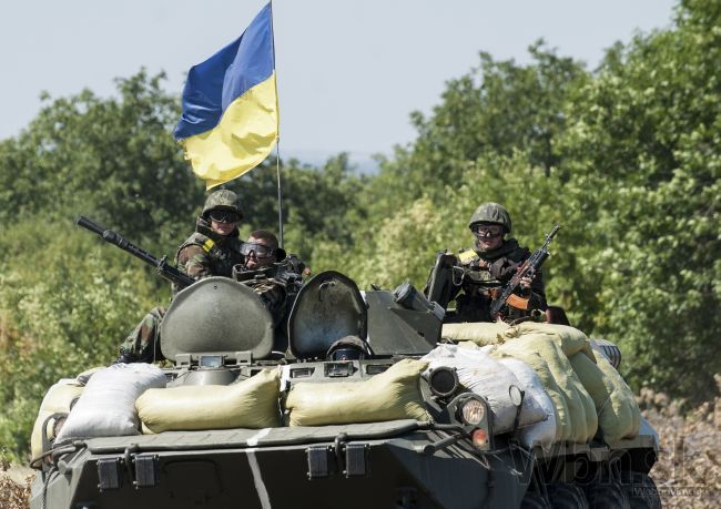 Boje na Ukrajine intenzívnejú, mŕtvych vojakov pribúda