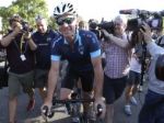 Armstrong provokuje Tour de France, jazdí po trati