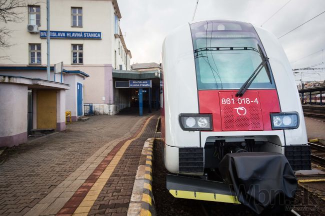 Stavebné práce na trati v Bratislave obmedzia deväť vlakov