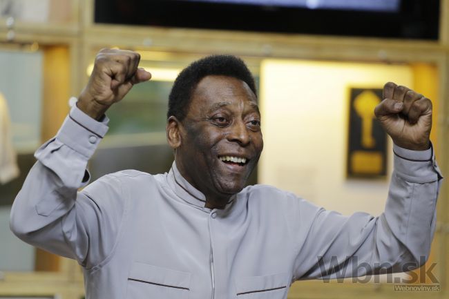 Pelé opustil nemocnicu, operácia chrbta bola úspešná