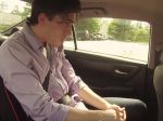 Video: Koľko vydrží dospelý človek zatvorený v horúcom aute?
