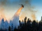 Chorváti bojujú s lesnými požiarmi už aj v okolí Dubrovníka