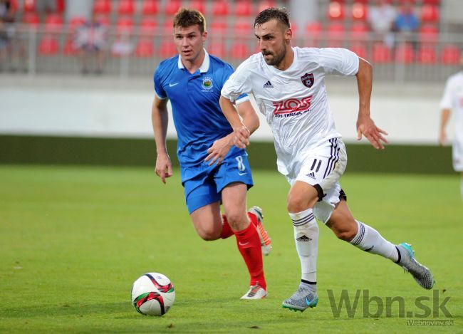 Trnava musela v Belfaste otáčať, ratoval ju dvojgólový Sabo