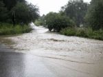 Na Slovensku hrozia povodne, pre tieto okresy platí výstraha