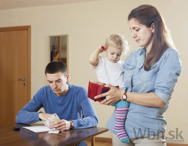 Na pokrytie výdavkov potrebujeme viac než trištvrtinu príjmu