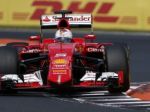 Divokú VC Maďarska vyhral Vettel, preteky nevyšli Mercedesu
