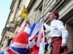 Briti nesplnili sľuby, škótsky expremiér hrozí referendom