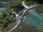 Nešťastie v Chorvátsku: Slovenka padla zo skaly do jazera. Neprežila