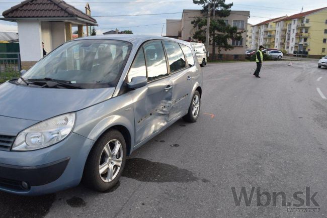 Polícia hľadá nezodpovedného vodiča, po nehode ihneď ušiel