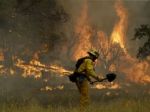 Kalifornia má stav núdze, ohrozujú ju rozsiahle požiare