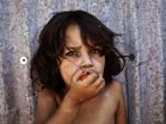Na Slovensku žije vyše stotisíc detí v hmotnej núdzi