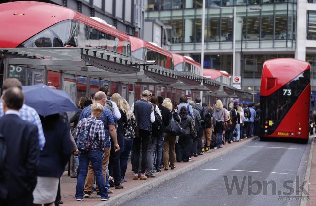 Zatvorené metro vyhnalo v Londýne ľudí na bicykle