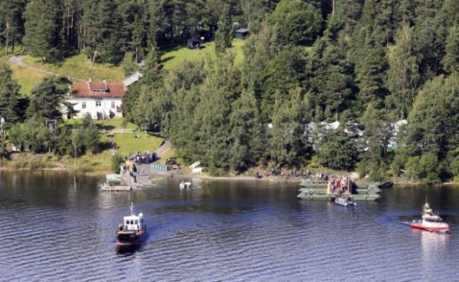 Štyri roky po Breivikom masakre tábor na Utöyi opäť ožíva