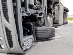 Tragická nehoda pri Žiline, zrážku s kamiónom neprežila žena
