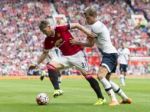 Video: ManUtd začal sezónu výhrou, Chelsea zaváhala